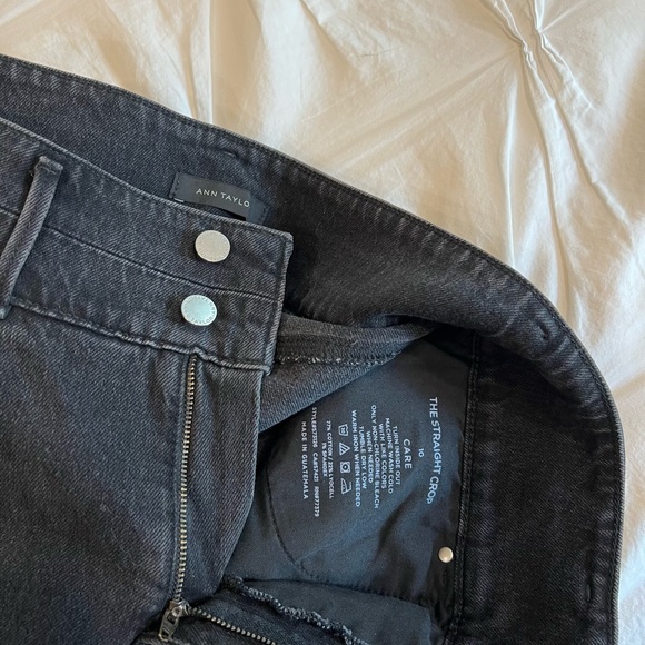 Final Price - Ann Taylor - High Rise Straight-Leg Crop Jeans in Black - Picture 3 of 3